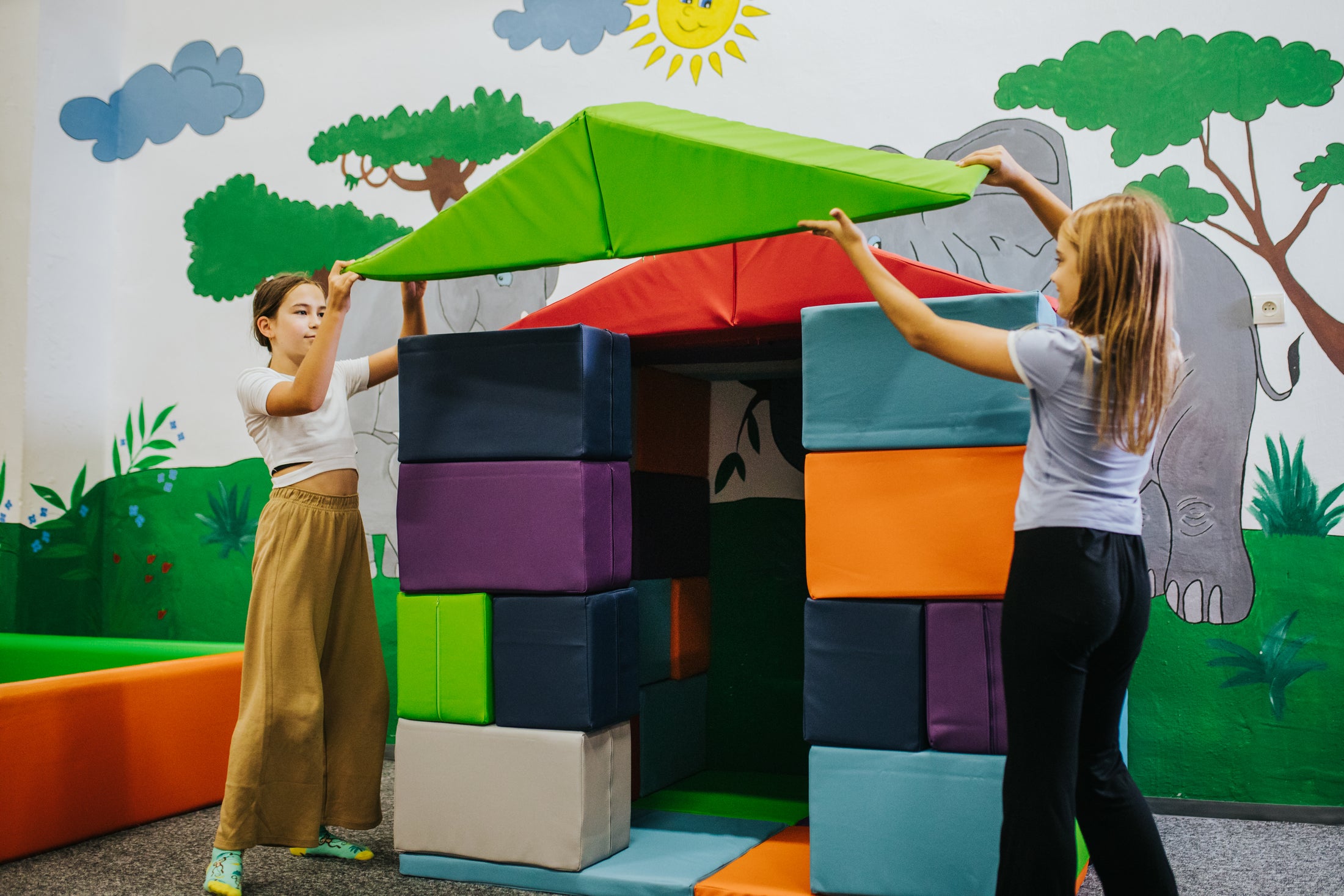 BOB – Piankowy Domek dla Dzieci z Eko Skóry