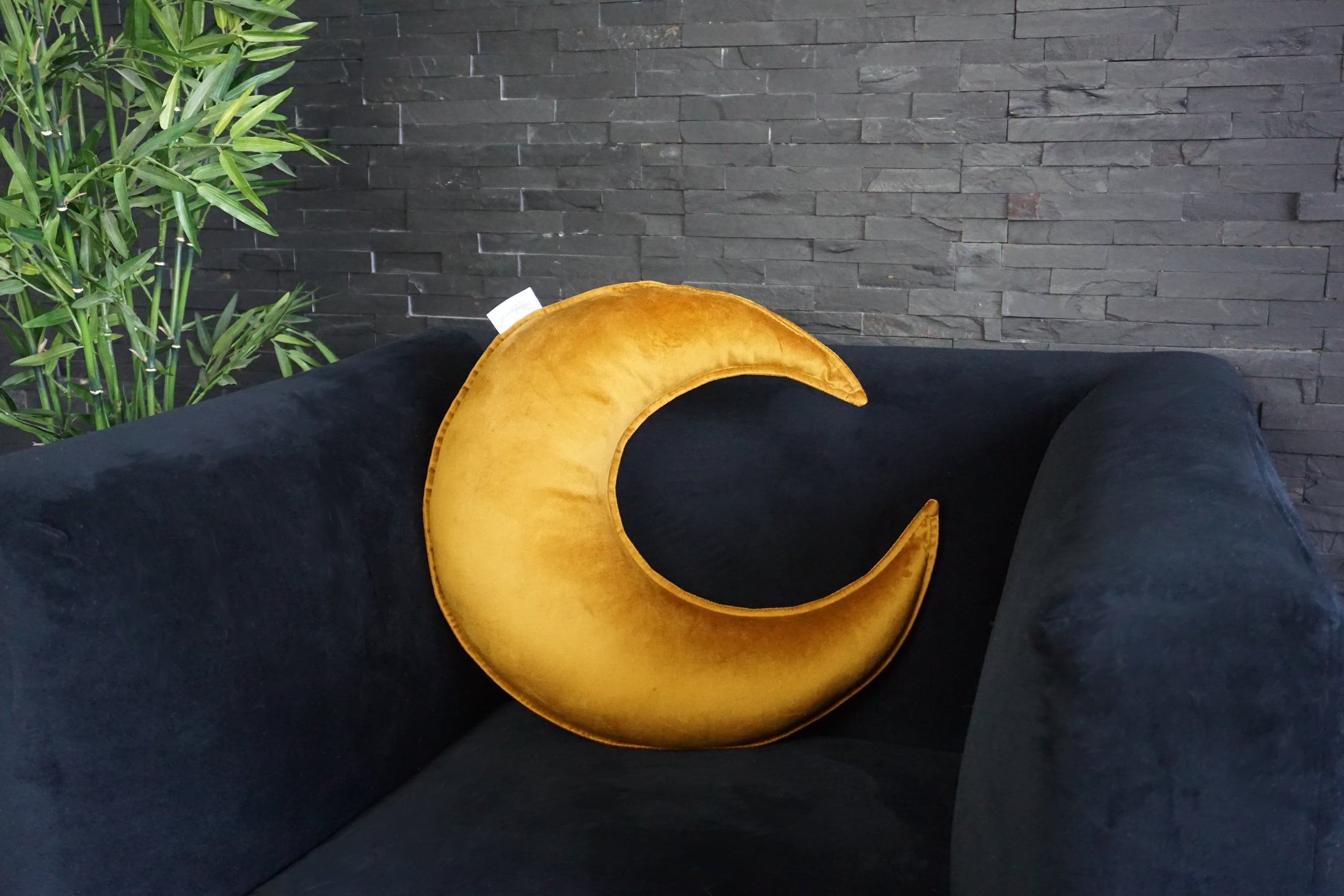 Poduszka Dekoracyjna Velvet w Kształcie Księżyca – Idealna do Wnętrz, Miękki Aksamit, Idealna na Prezent, Do Salonu i Pokoju Dziecięcego