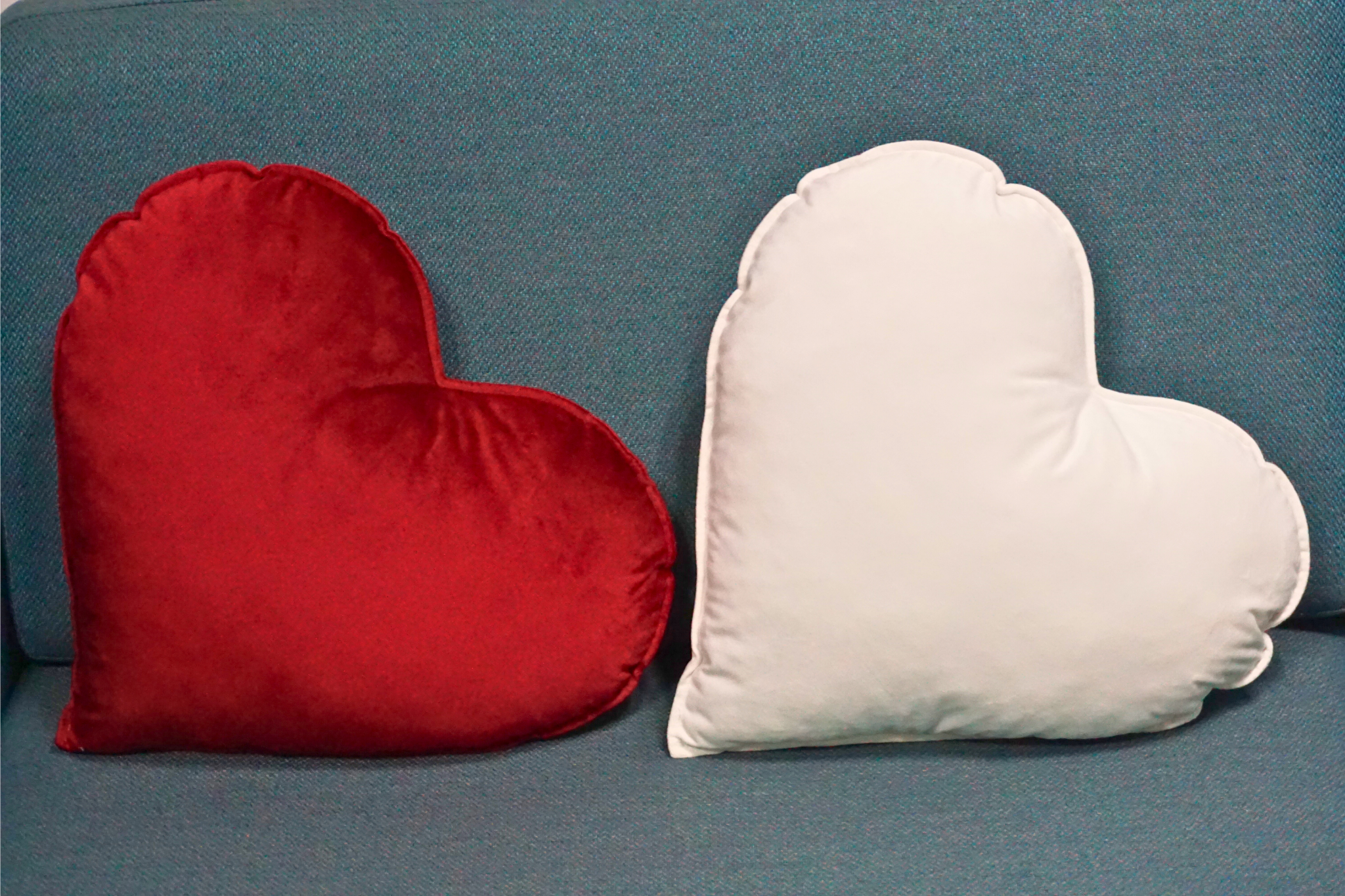 Dekoracyjna Poduszka Walentynkowa Velvet w Kształcie Serca – Elegancka Stylowa Dekoracja, Idealna na Prezent