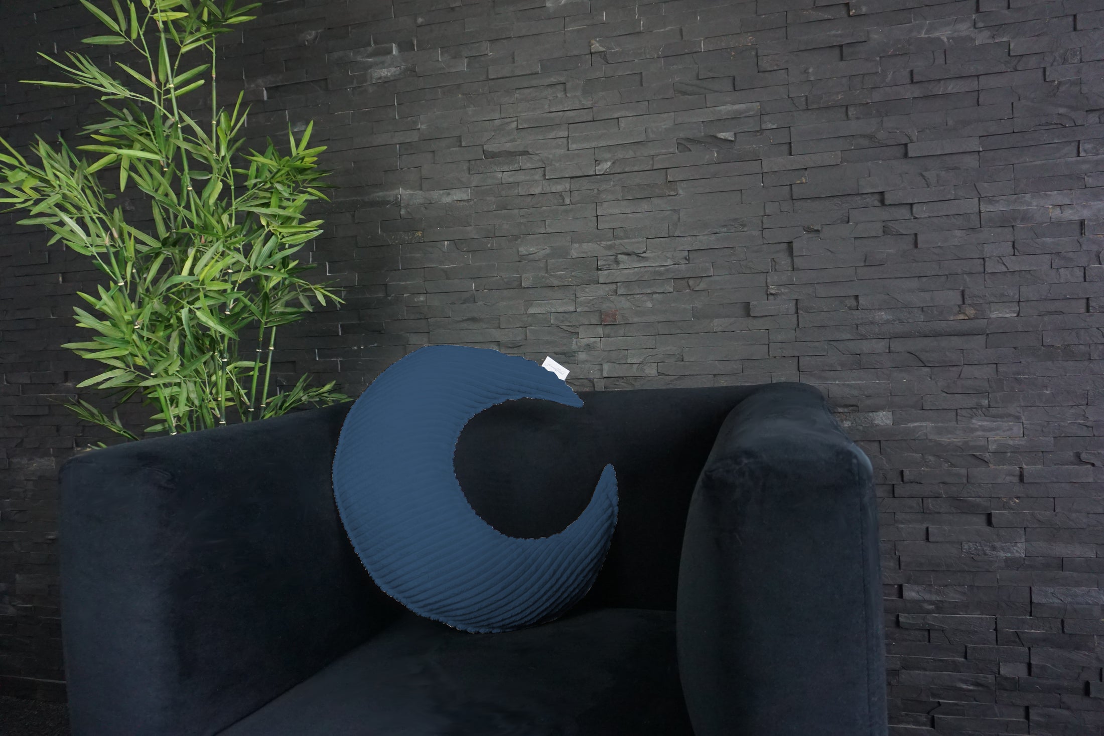 Poduszka Dekoracyjna Księżyc z Sztruksu – Elegancki i Magiczny Akcent w Twoim Domu, Idealna na Prezent, Ø 45 cm