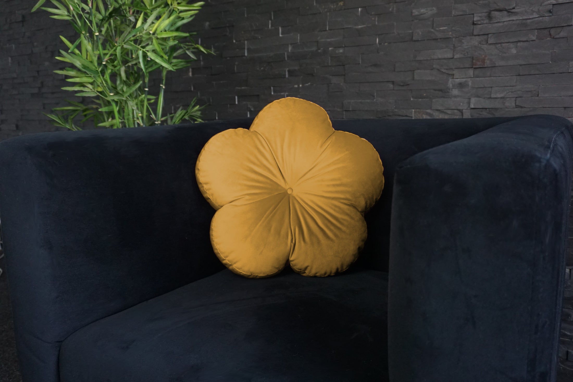 Poduszka Dekoracyjna w Kształcie Kwiatka VELVET – Świeży Akcent Naturalnego Piękna do Każdego Wnętrza, Idealna na Prezent, Rozmiar Ø 42 cm