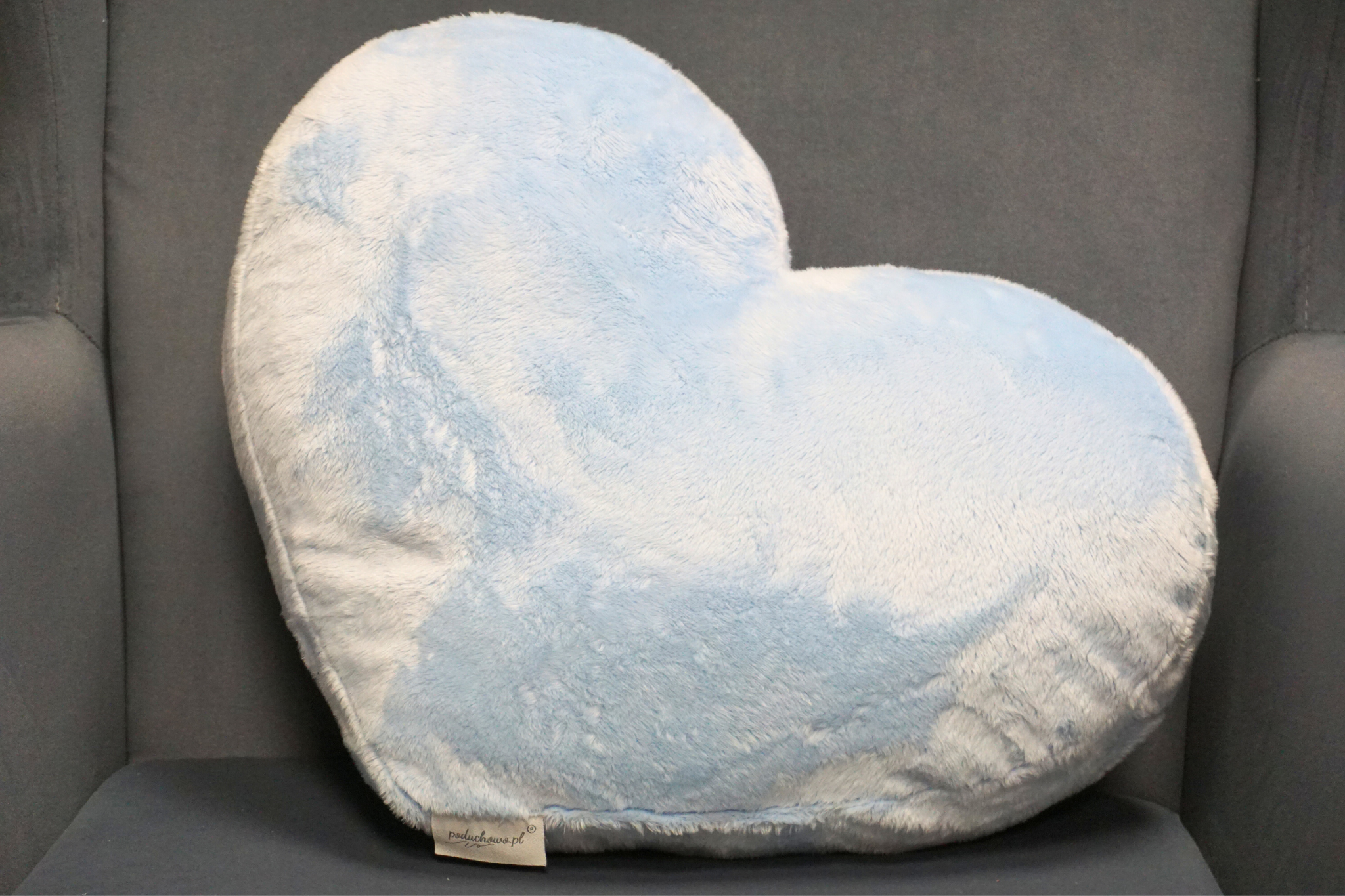 Dekoracyjna Poduszka Walentynkowa Serce z Futerka – Luksusowy Dodatek Dekoracyjny w Trzech Kolorach, Idealna na Prezent